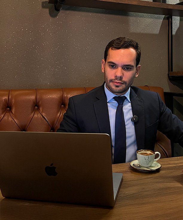 Dr. Renan Roberto Melo